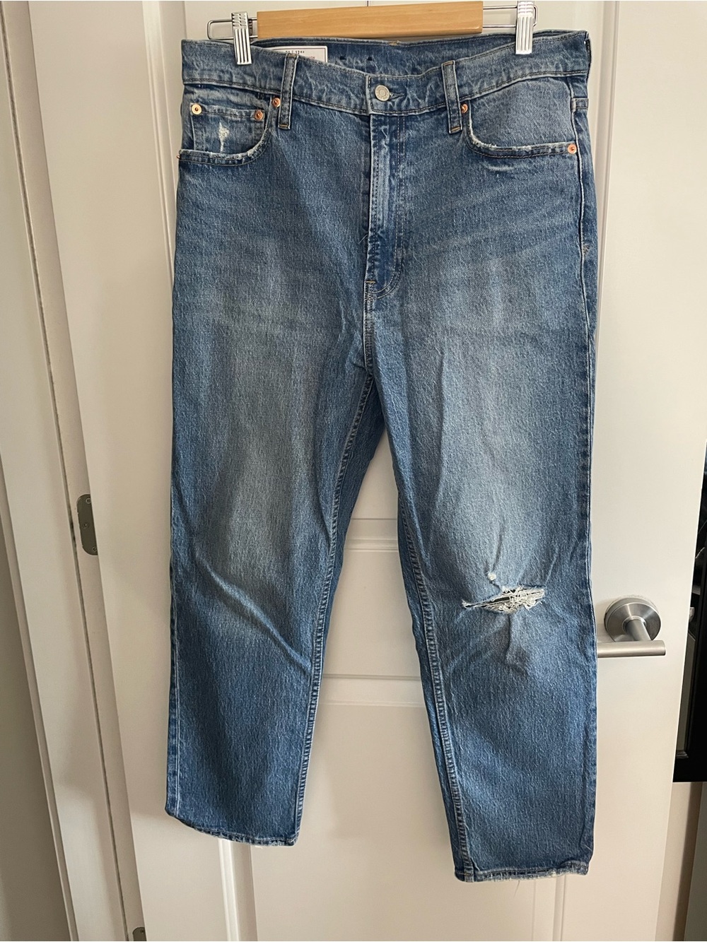 GAP Cheeky Straight Sky High Light Blue Straight Jeans with Knee Distress